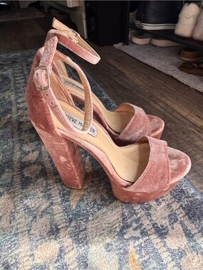 Steve Madden Dusty Pink Velvet Platform Block Heels